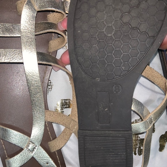 Sandals - Picture 2 of 3